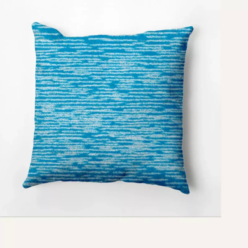 18 x 18 Blue & White Marled Knit Outdoor Throw Pillow | Pool Central