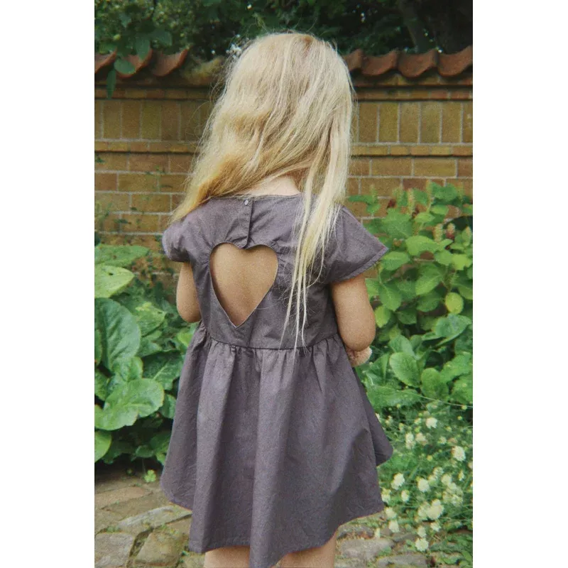 HEARLY DRESS – magnet